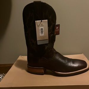 Men’s cowboy boots. Never worn, new with tags.